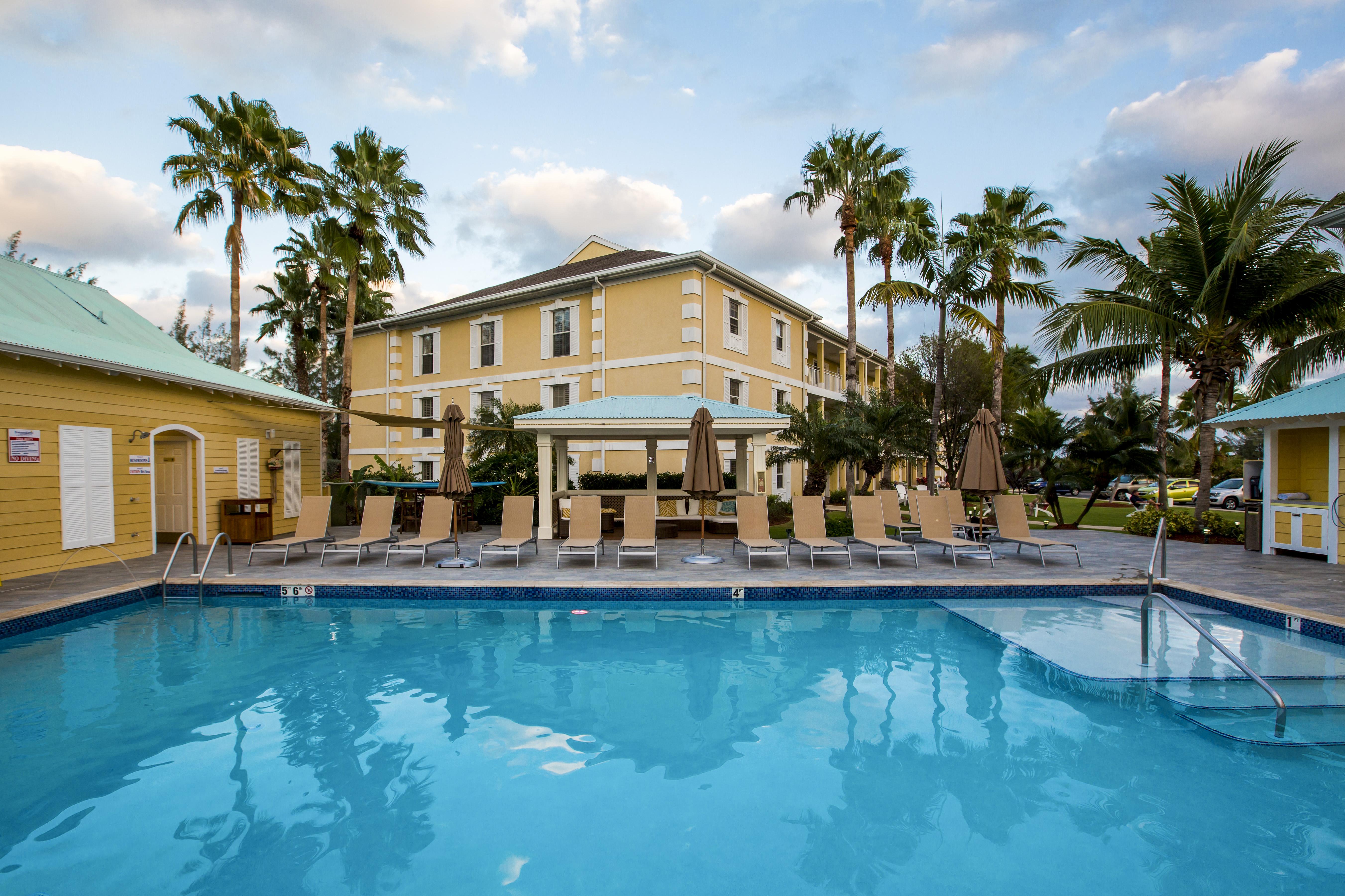 Sunshine Suites Resort West Bay Εξωτερικό φωτογραφία