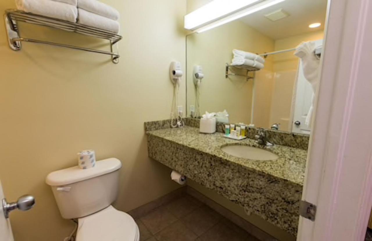 Sunshine Suites Resort West Bay Εξωτερικό φωτογραφία