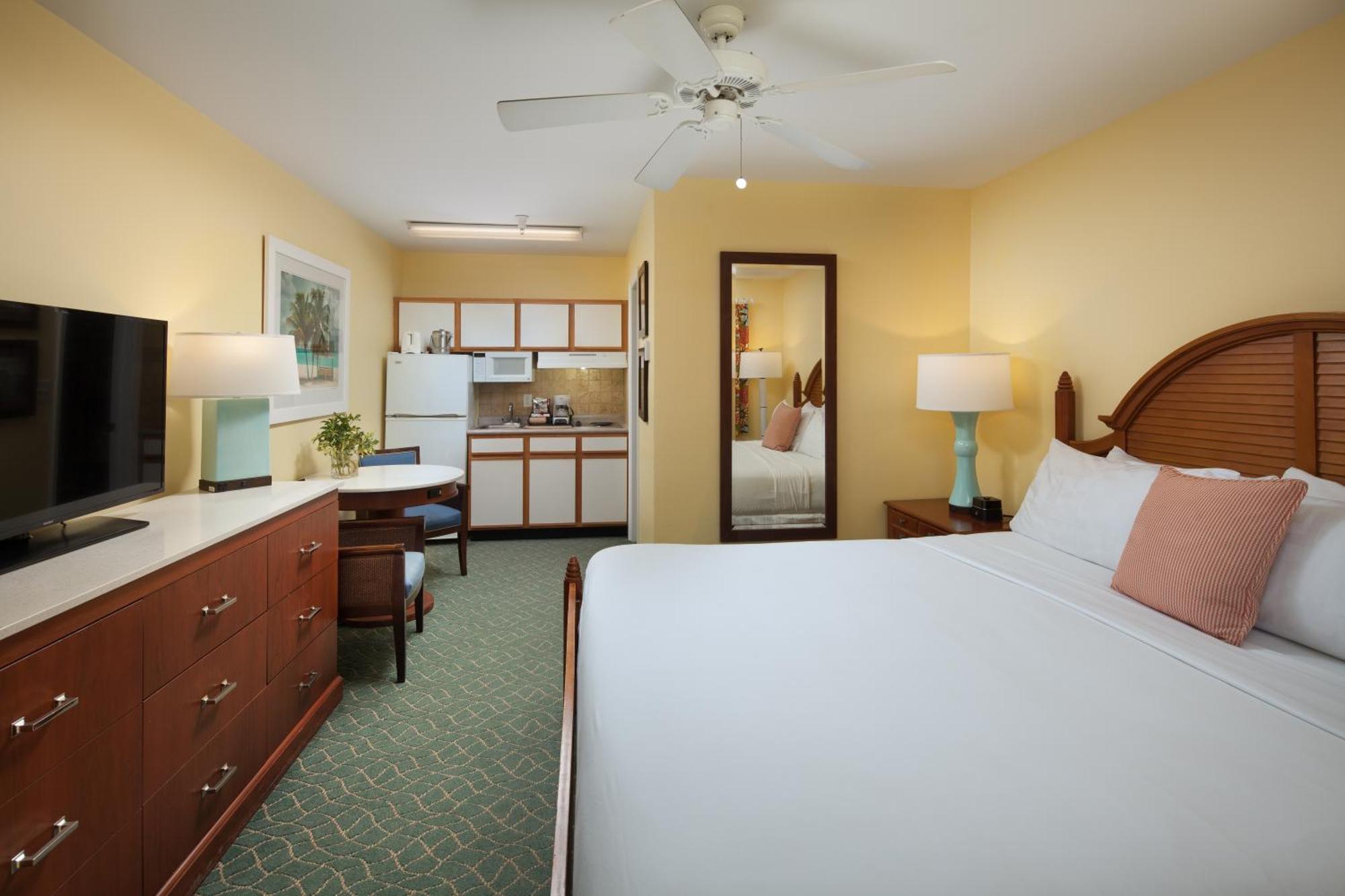 Sunshine Suites Resort West Bay Εξωτερικό φωτογραφία