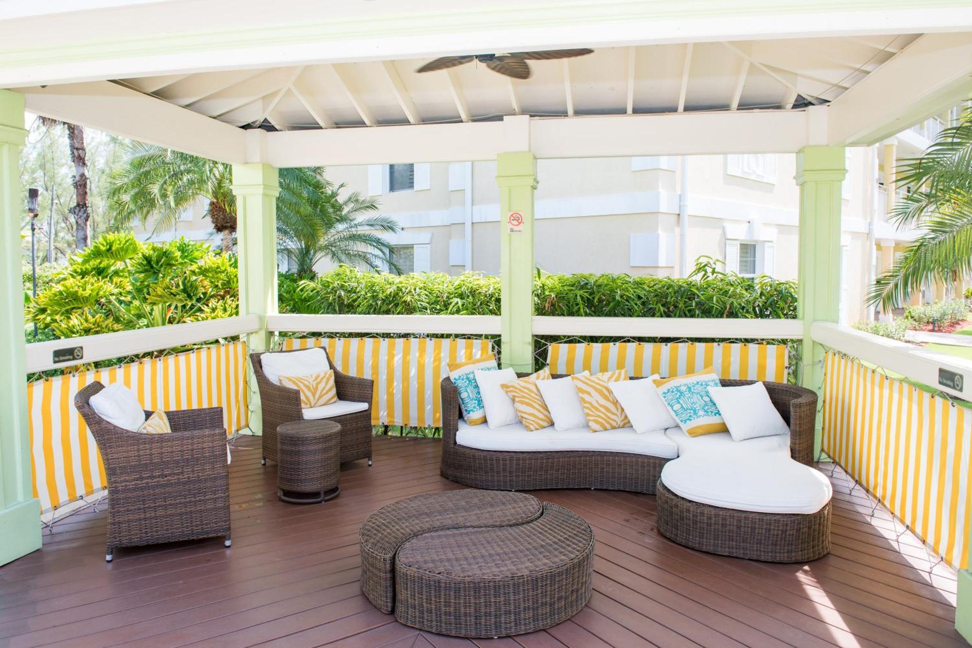 Sunshine Suites Resort West Bay Εξωτερικό φωτογραφία