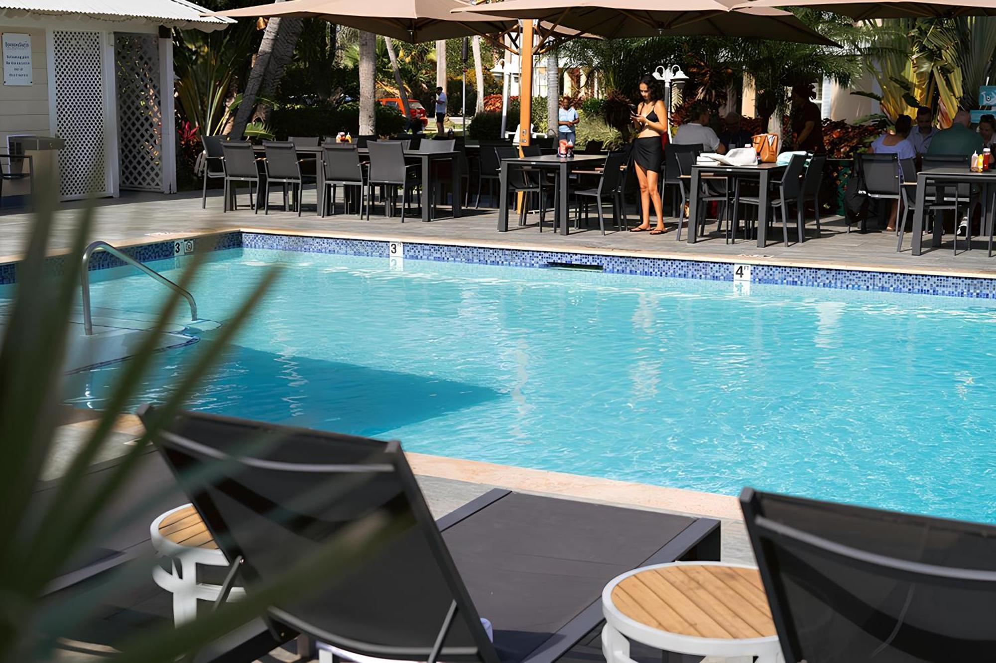 Sunshine Suites Resort West Bay Εξωτερικό φωτογραφία